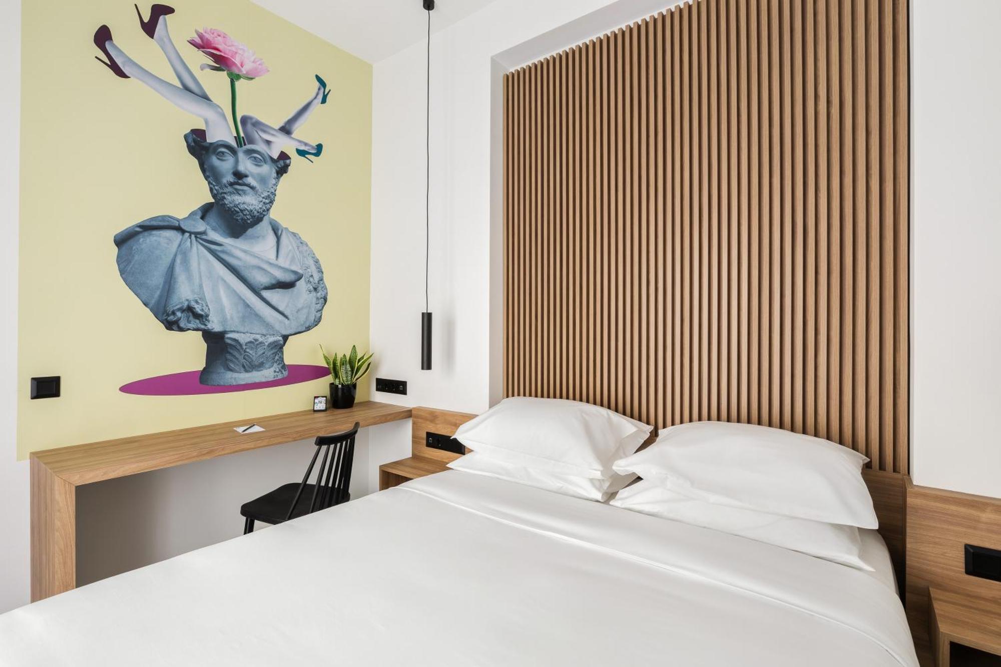 Hotel The Q *